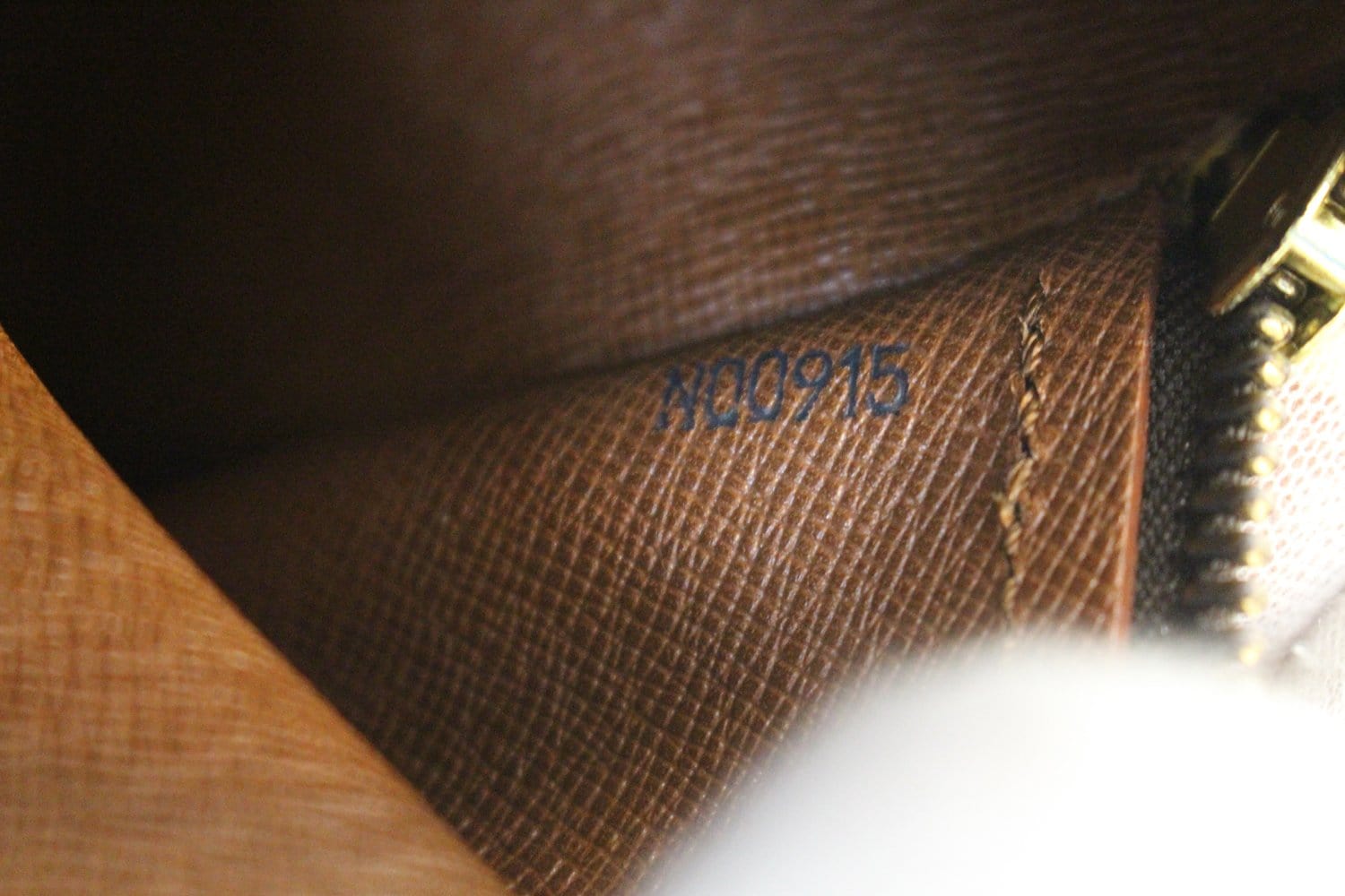 Papillon leather handbag Louis Vuitton Brown in Leather - 38213077