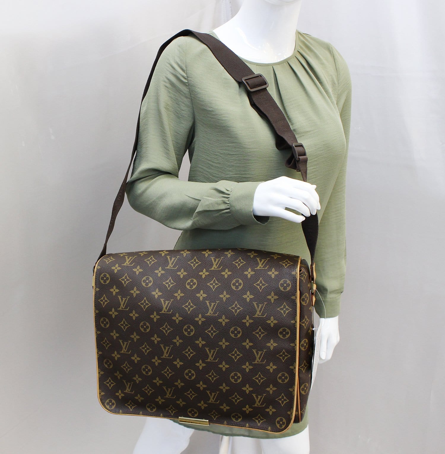 Louis Vuitton Abbesses Brown Canvas Shoulder Bag (Pre-Owned)