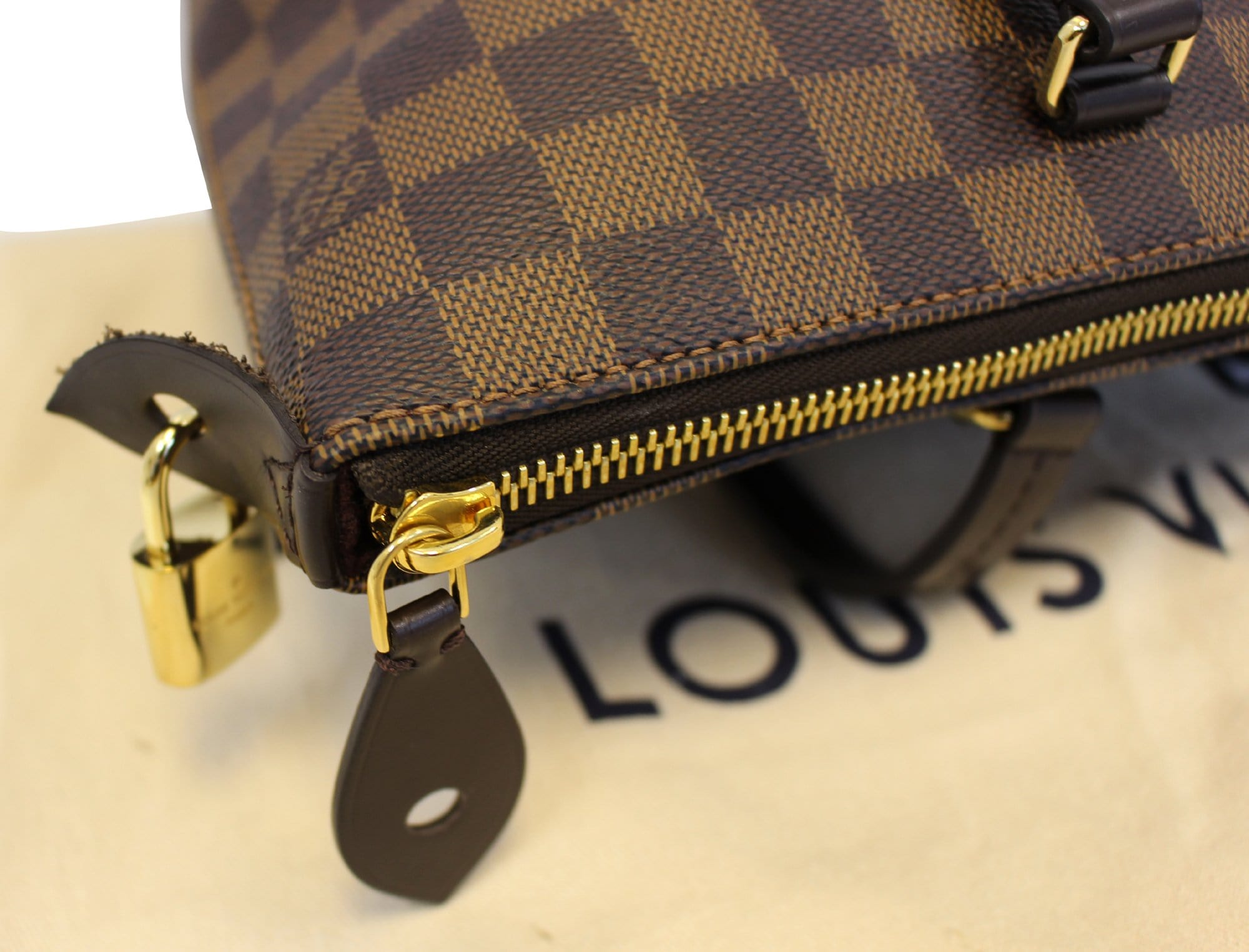 ❤️SOLD❤️Authentic Louis Vuitton Iena MM Monogram