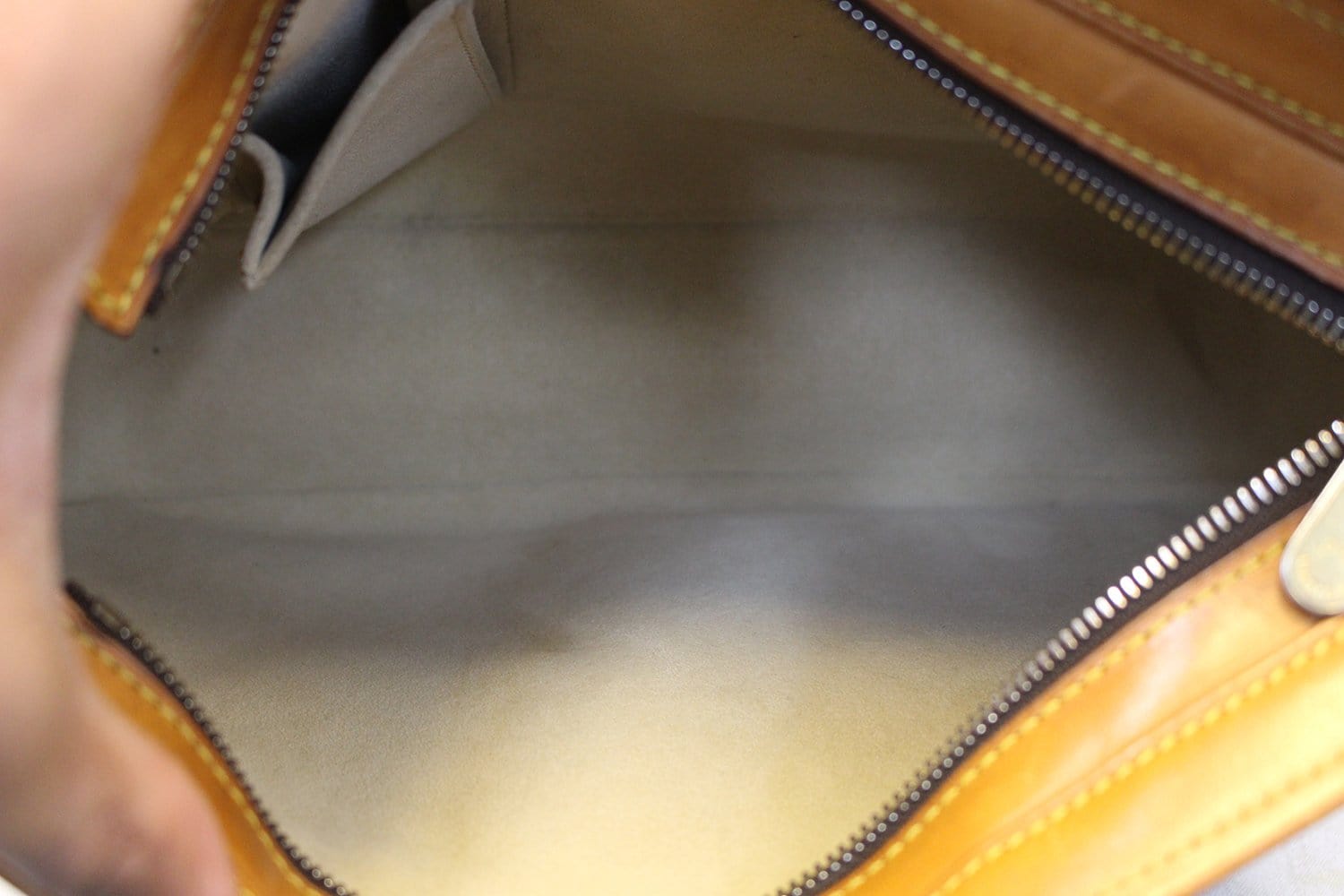 Louis-Vuitton-Monogram-Hudson-GM-Shoulder-Bag-M40045 – dct