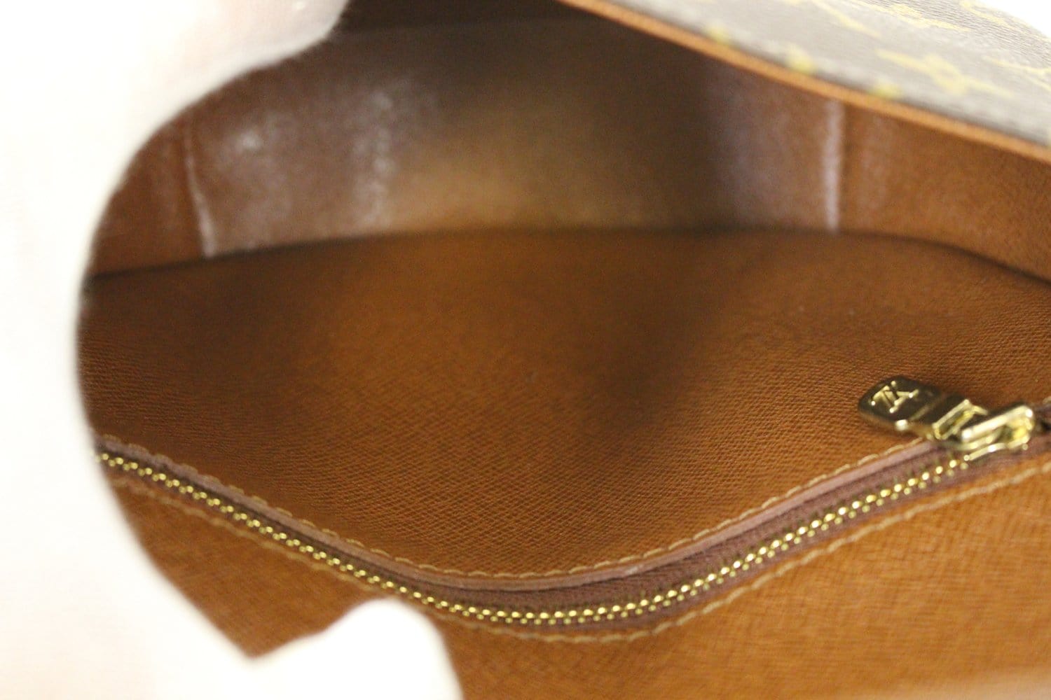 Chantilly cloth crossbody bag Louis Vuitton Brown in Cloth - 37876122