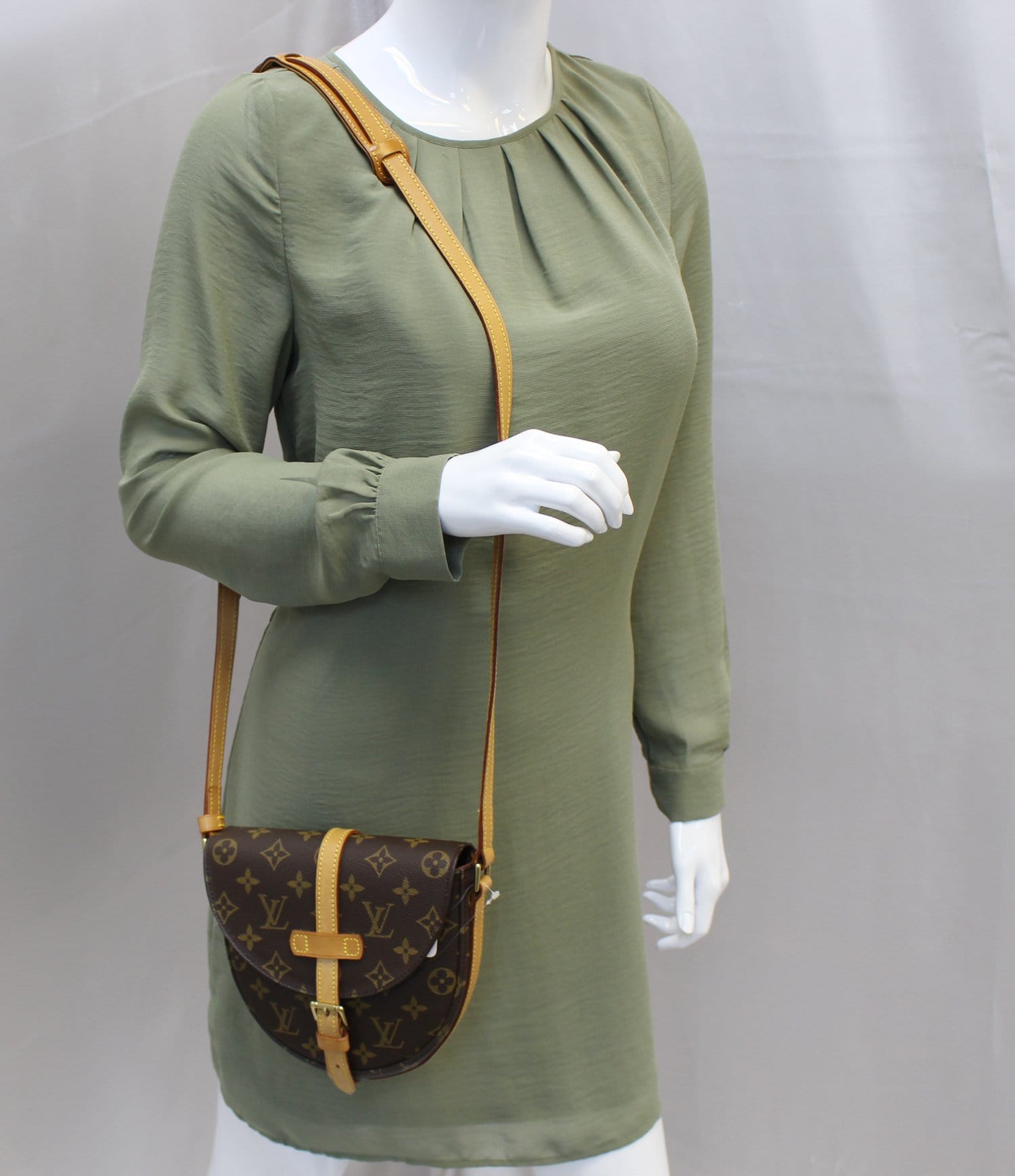 Vintage 1990s Louis Vuitton Canvas Chantilly Crossbody Bag – Perry's Jewelry
