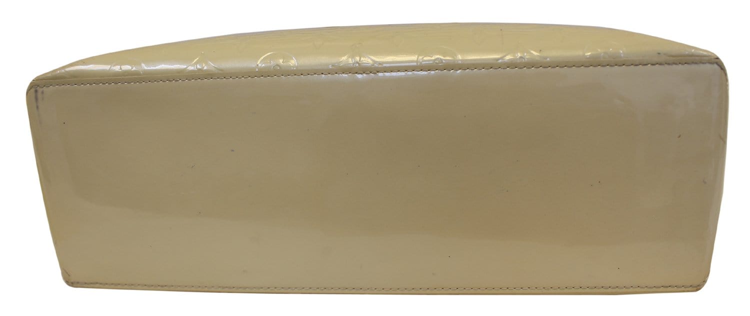 Louis Vuitton Monogram Vernis Wilshire MM - Burgundy Totes, Handbags -  LOU801795