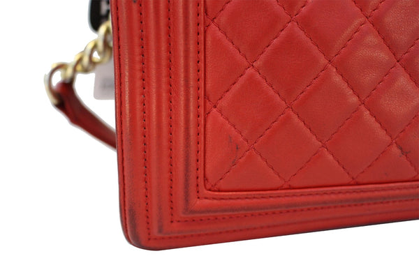 CHANEL Boy Bag - Red Glazed Quilted Leather Large - soft corner