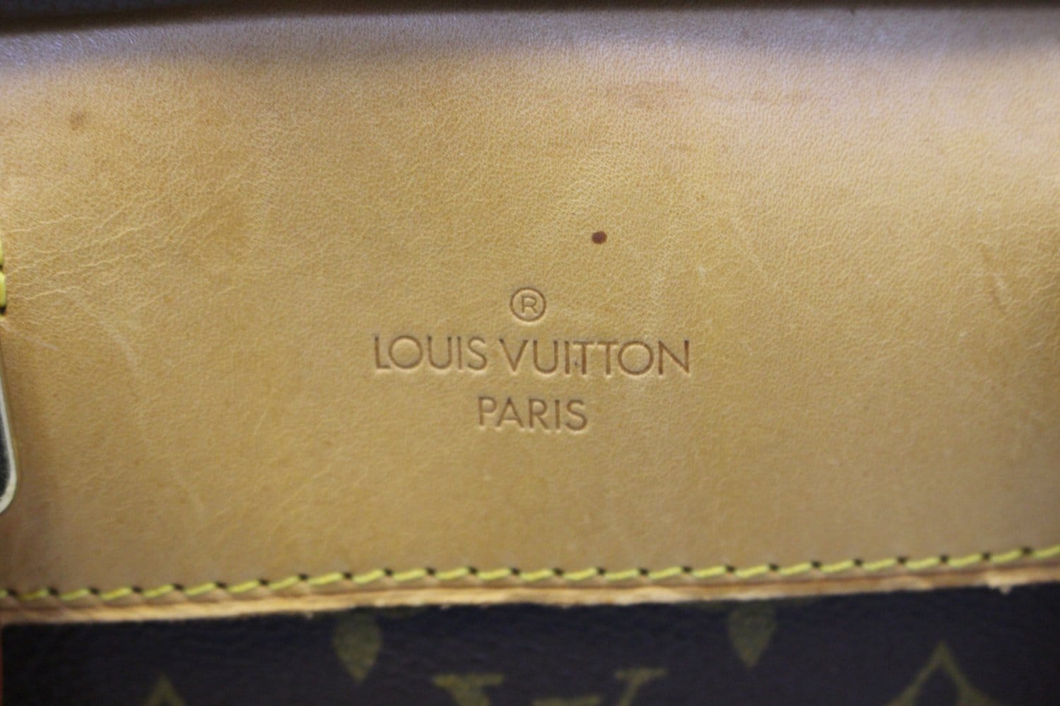 Mala Louis Vuitton Alize 3 Poches Monograma - Inffino, Brechó de Luxo  Online