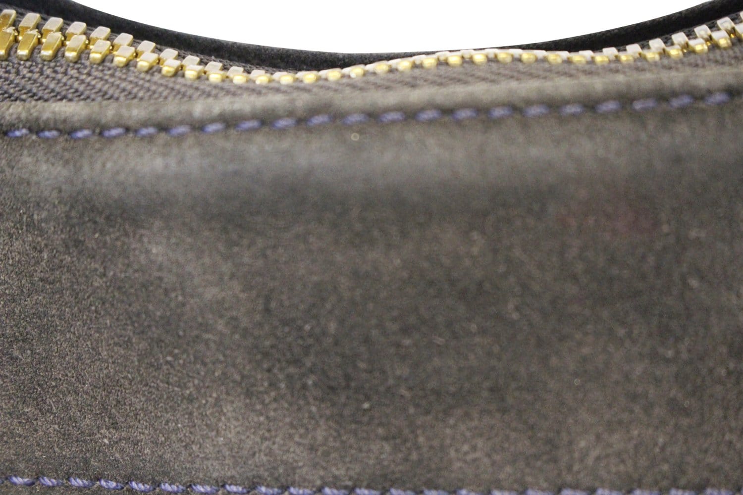 Audacieuse Empreinte Leather Shoulder Bag (Authentic Pre-Owned)