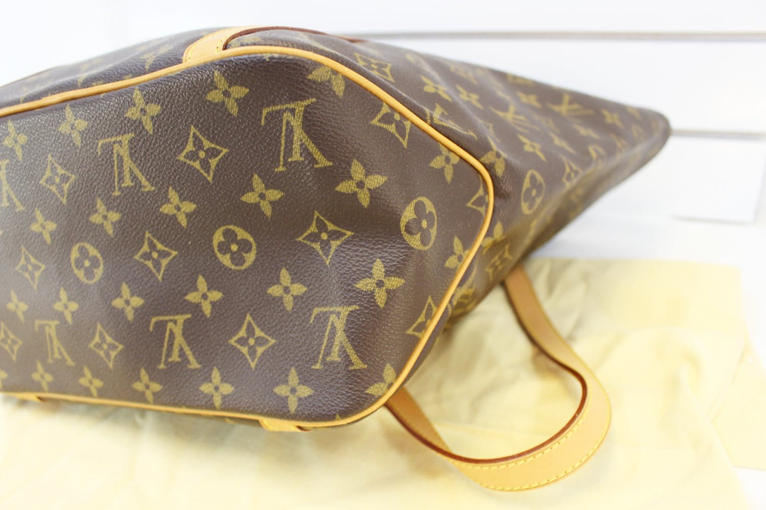 Real Deal Collection - Classic Louis Vuitton Sac Shopping Totelet's go  shopping!! #realdealcollection #downtownsantafe #shopsmallbusiness  #springbreak #shopconsignment #vintagebags #louisvuitton