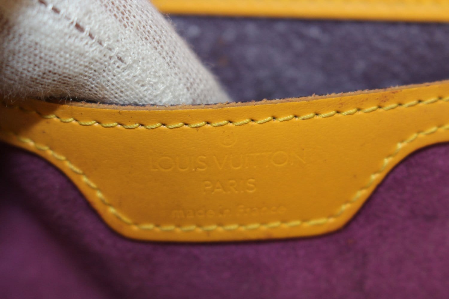 Houston leather handbag Louis Vuitton Yellow in Leather - 25680228