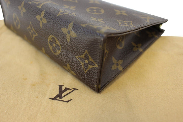 LOUIS VUITTON Monogram Poche Toilette 19 Cosmetics Pouch