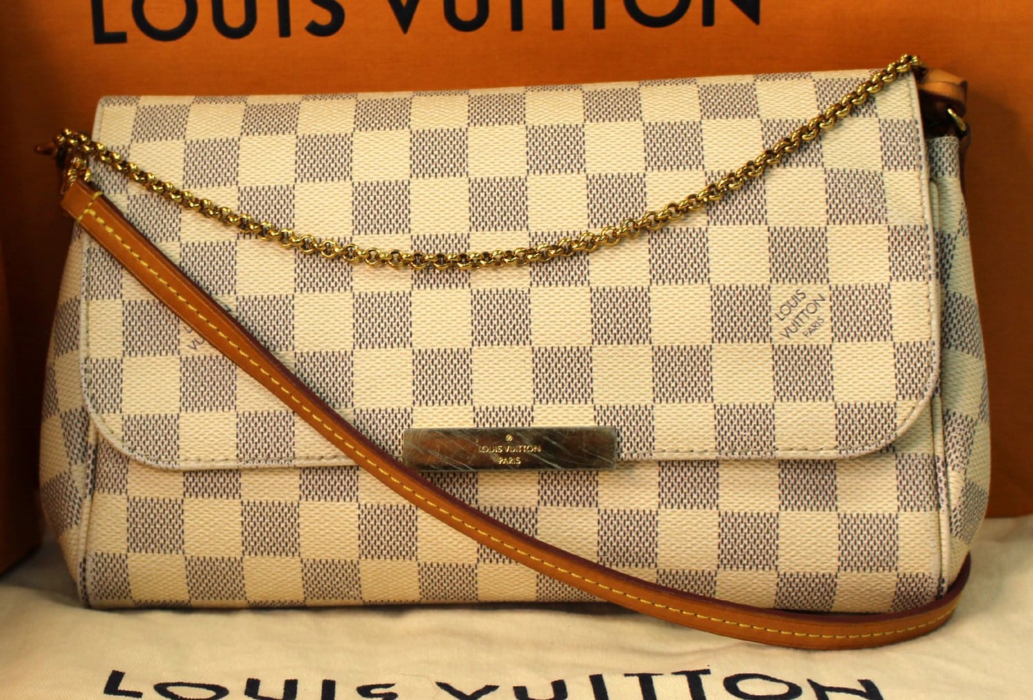 Louis Vuitton Crossbody Favorite Mm White Damier Azur Canvas Shoulder -  MyDesignerly