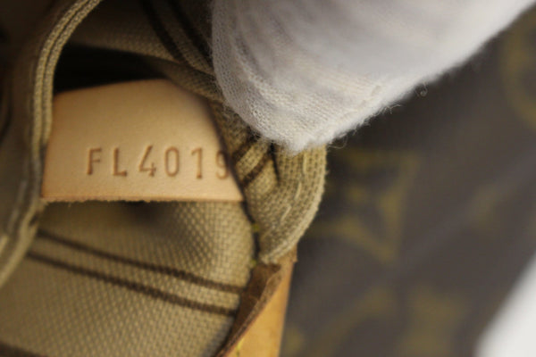 LOUIS VUITTON Monogram Canvas Neverfull MM Tote Shoulder Bag