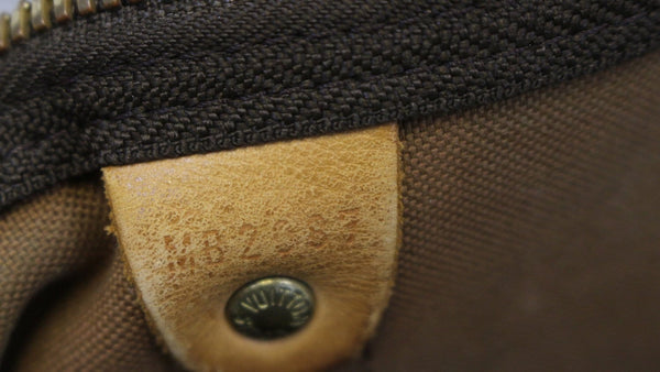 LOUIS VUITTON Monogram Canvas Keepall 50 Bandouliere Travel Bag 