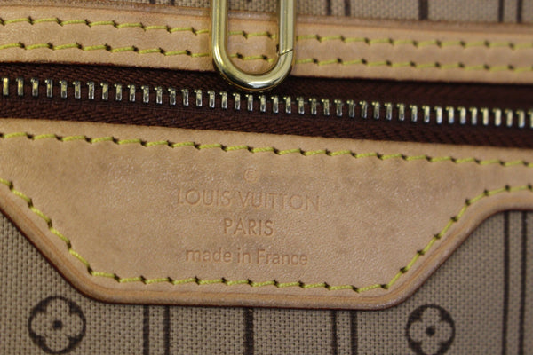 LOUIS VUITTON Monogram Canvas Neverfull GM Shoulder Bag
