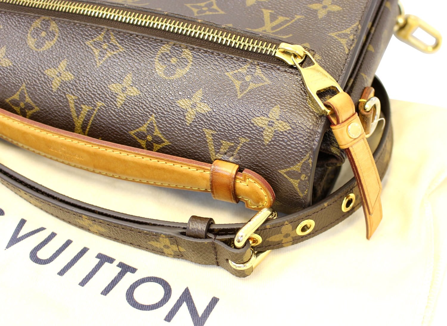 Louis Vuitton Monogram Pochette Metis Crossbody Bag (no strap) 420lvs528