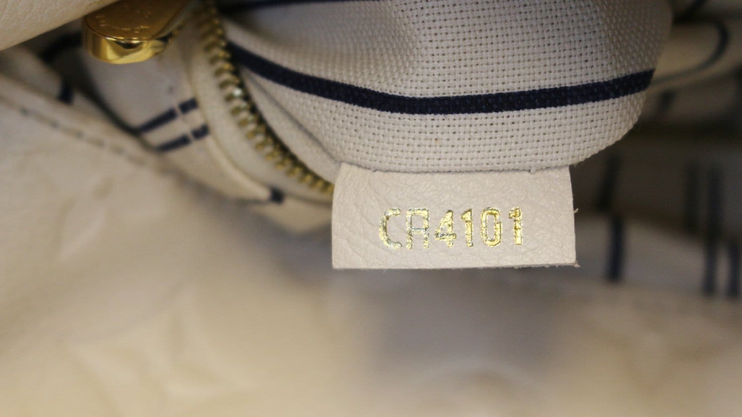 Louis Vuitton Neige Monogram Empreinte Leather Artsy MM Bag Louis Vuitton