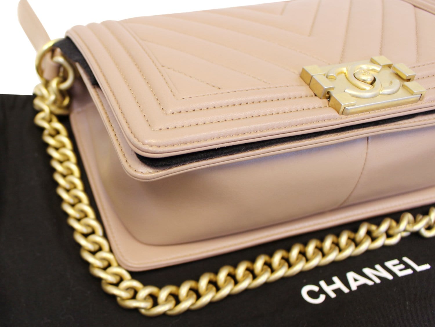Chanel Cream Quilted Leather Medium Boy Flap Bag Chanel | The Luxury Closet