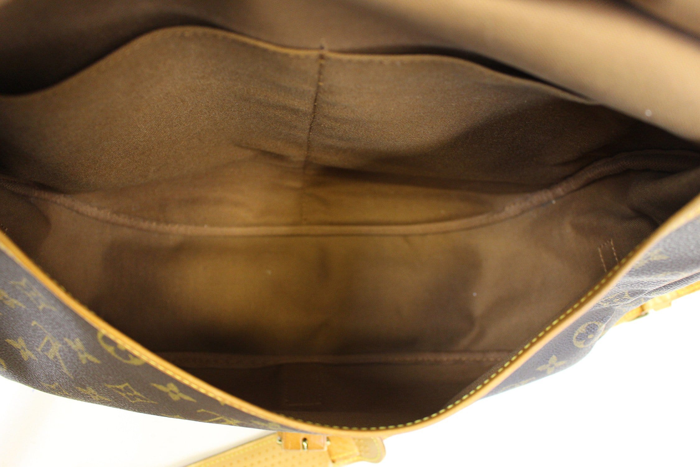 Louis Vuitton, a monogram 'Saumur 35' bag. - Bukowskis