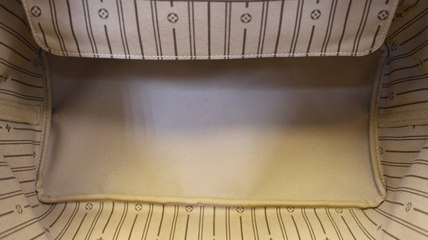 LOUIS VUITTON Monogram Canvas Neverfull GM Shoulder Bag