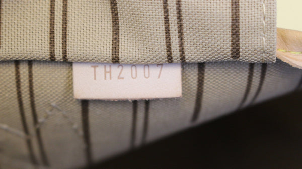 LOUIS VUITTON Monogram Canvas Neverfull GM Shoulder Bag