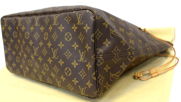 LOUIS VUITTON Monogram Canvas Neverfull GM Shoulder Bag