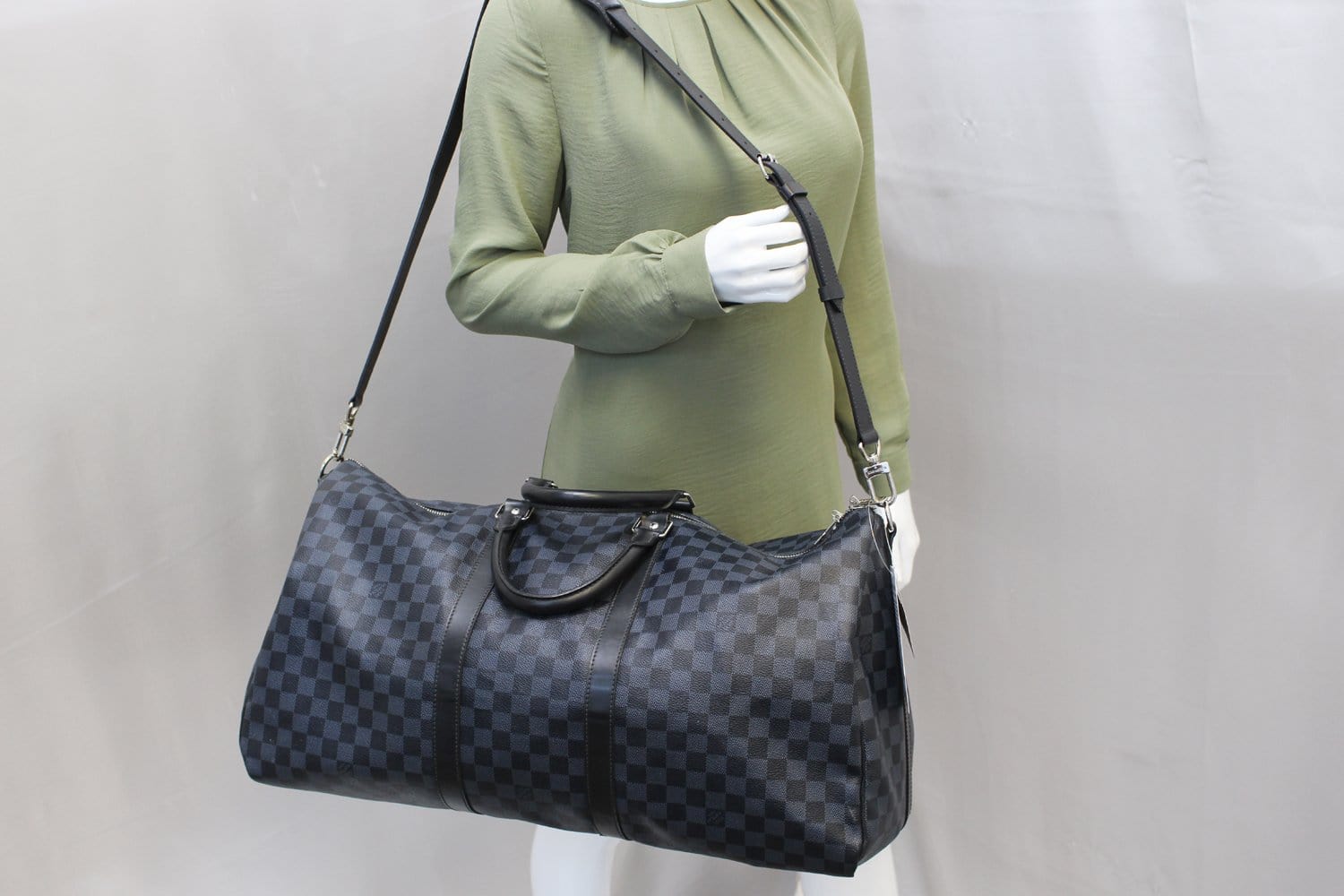 Louis Vuitton Damier Graphite Keepall Bandouliere 55 at 1stDibs