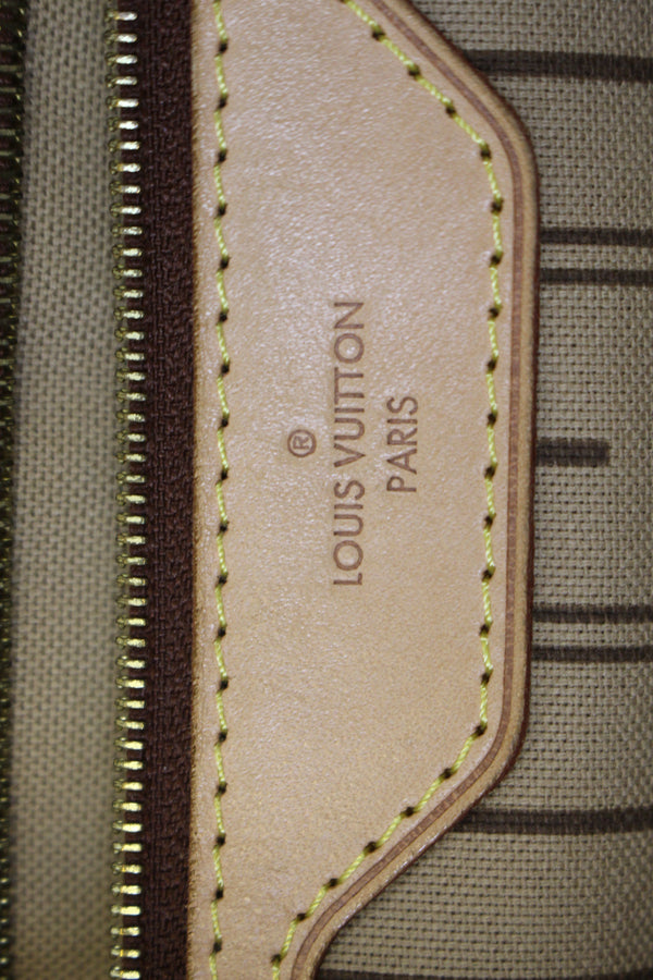 LOUIS VUITTON Monogram Delightful GM Shoulder Bag