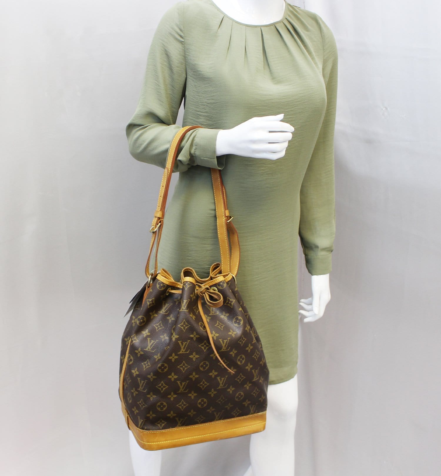 Louis Vuitton Large Monogram Noe Shoulder Bag ○ Labellov ○ Buy
