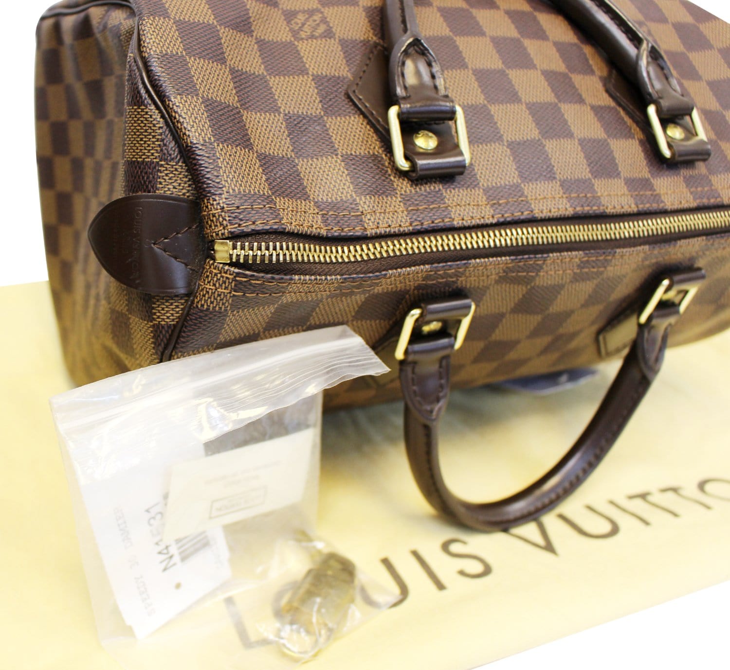 Louis Vuitton Damier Ebene Canvas Speedy Bags 30 N41531  Louis vuitton  handbags outlet, Louis vuitton handbags, Fashion
