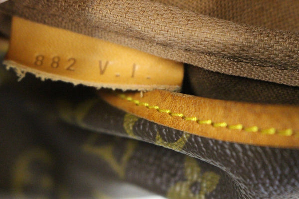 LOUIS VUITTON Shoulder Bag Used Monogram Saumur 43