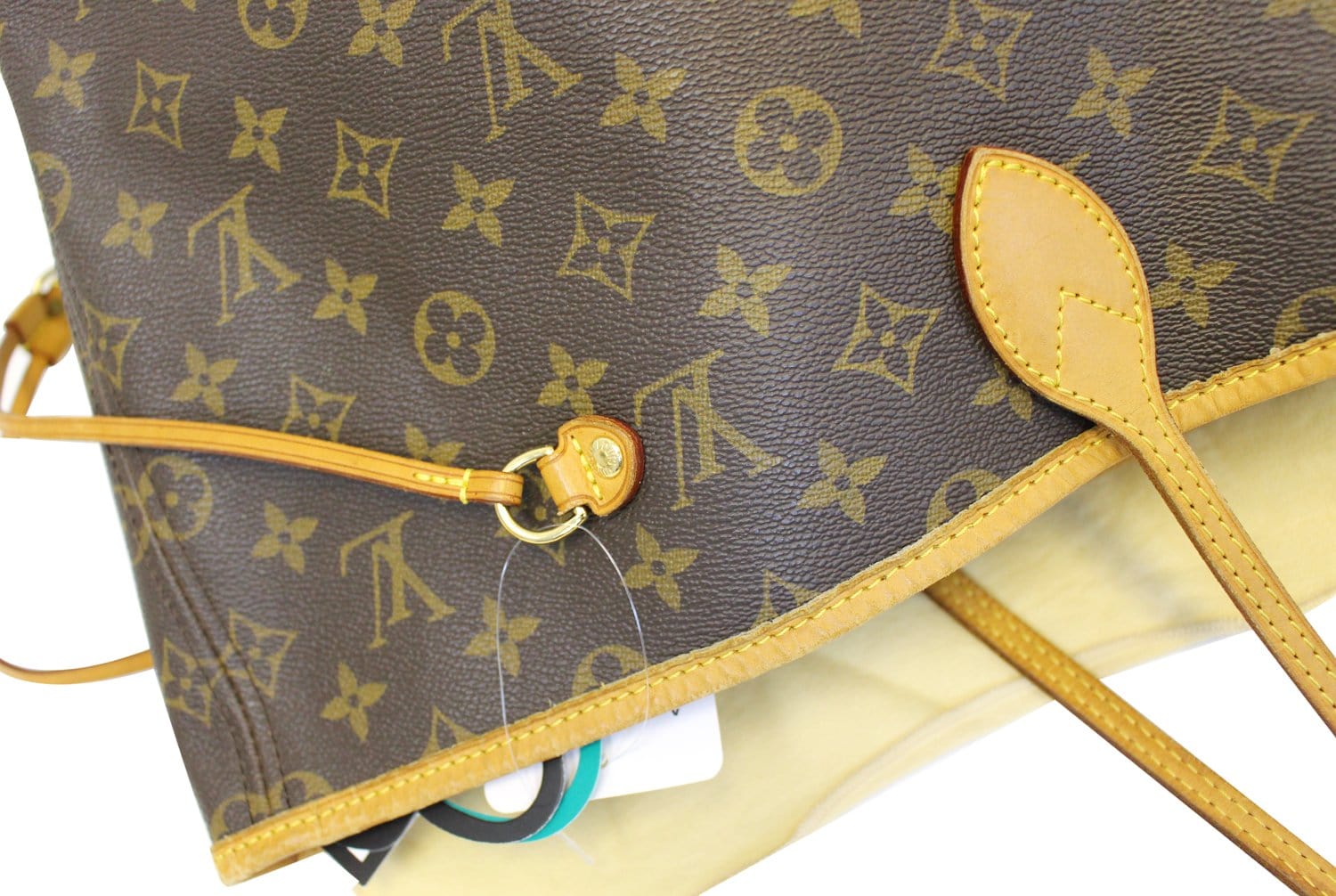 Louis Vuitton: This Neverfull MM Comes With A Shoulder Strap - BAGAHOLICBOY