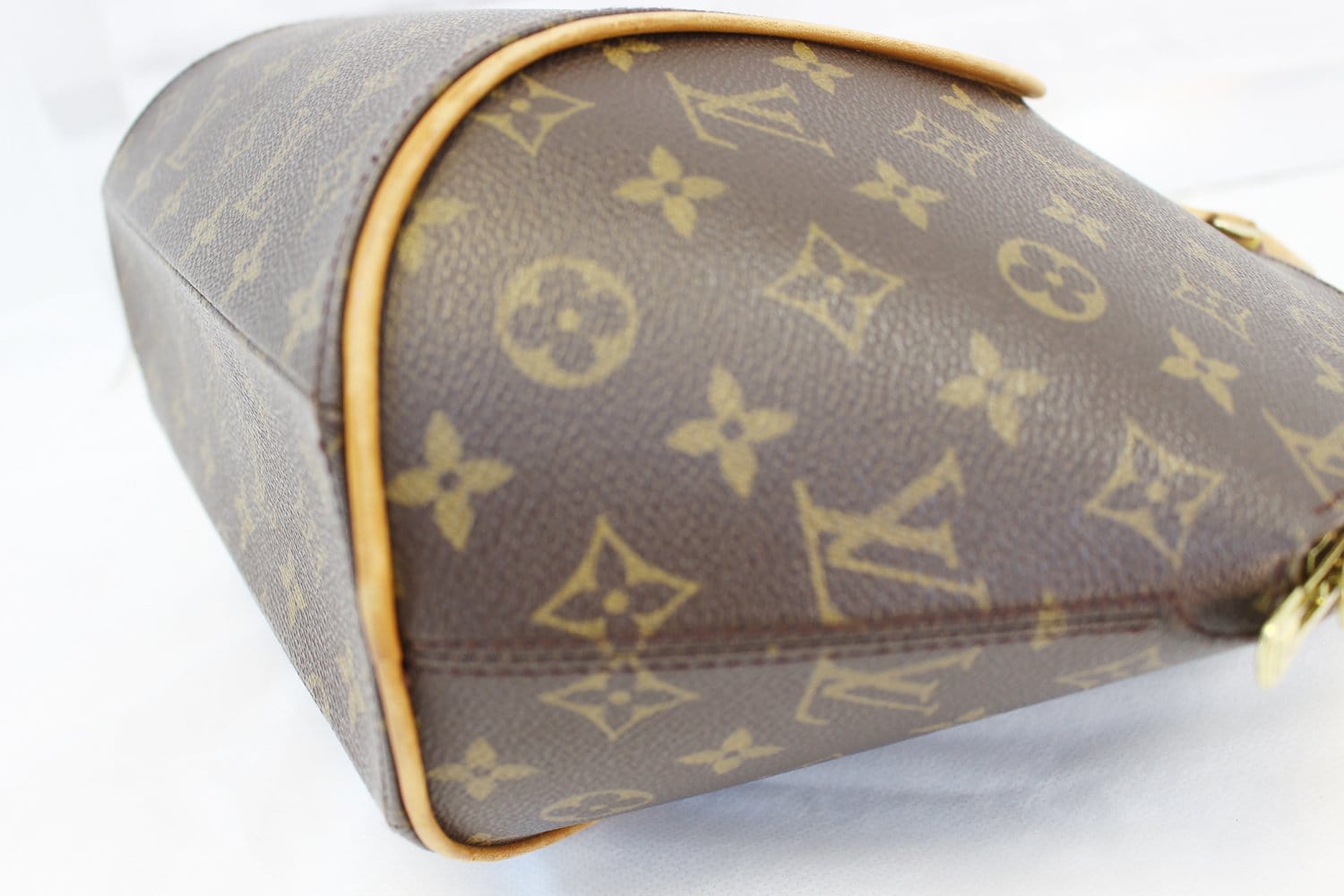 Louis Vuitton Monogram Ellipse MM Shell Bag 1123lv23 at 1stDibs