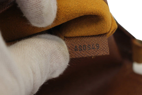 LOUIS VUITTON Monogram Canvas Musette Salsa Shoulder Bag