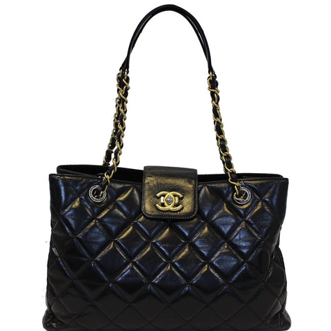 CHANEL Matelasse Black Calfskin Leather Shoulder Bag