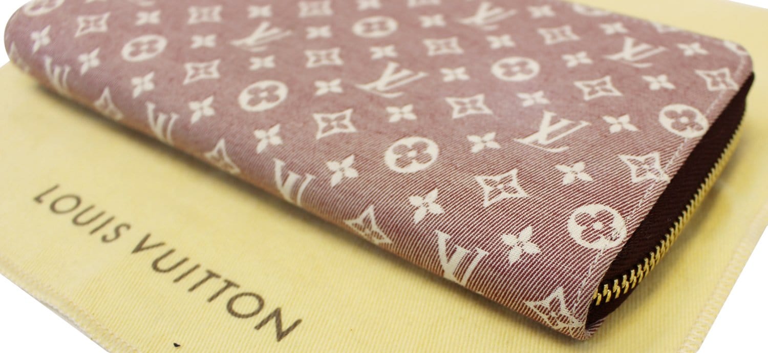 Louis Vuitton 推出超奢華的透明Monogram 帆布充气背心。 - Iconicmen