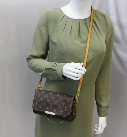 LOUIS VUITTON Crossbody Bag Used Monogram Canvas Favorite PM 