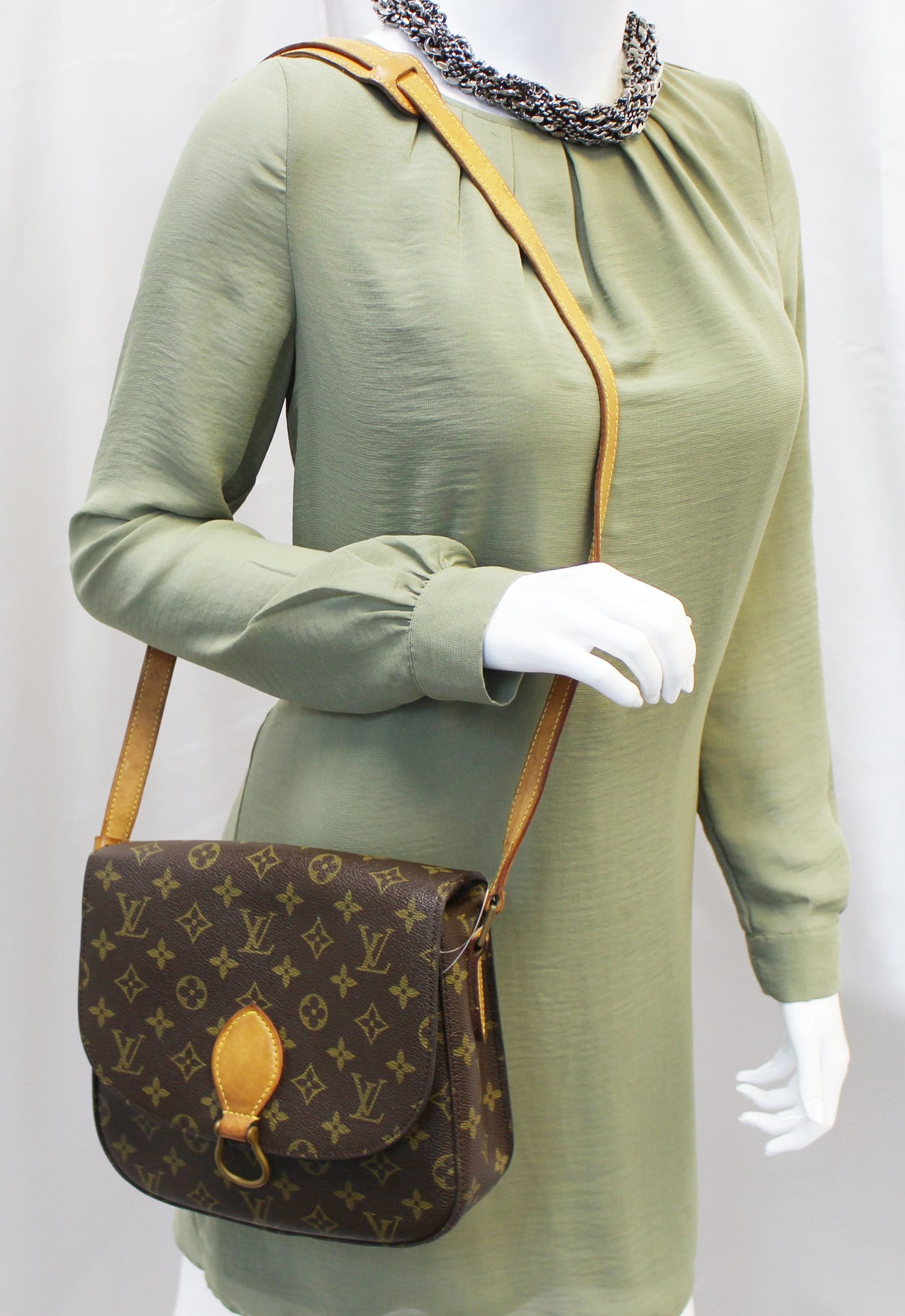 Authentic Louis Vuitton St. Cloud size MM, Women's Fashion, Bags & Wallets,  Purses & Pouches on Carousell