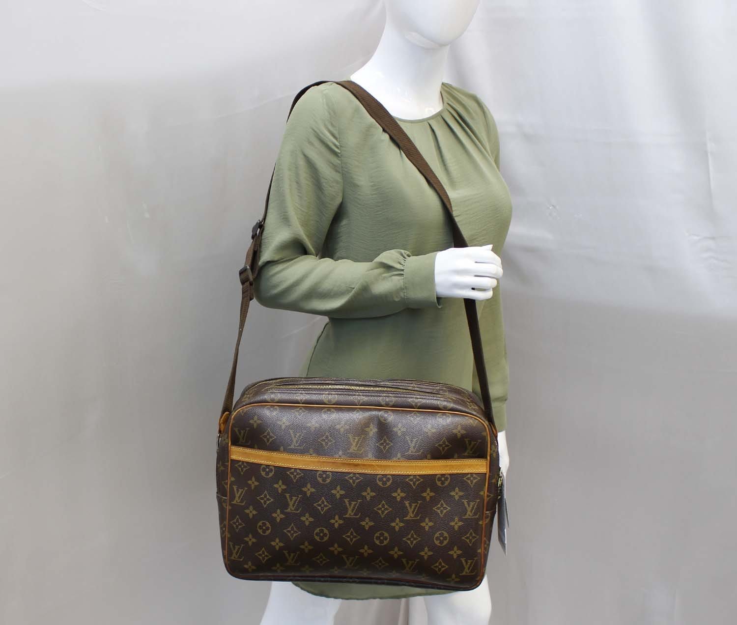 Louis Vuitton Vintage Monogram Canvas Reporter GM Messenger Bag (SHF-2 –  LuxeDH