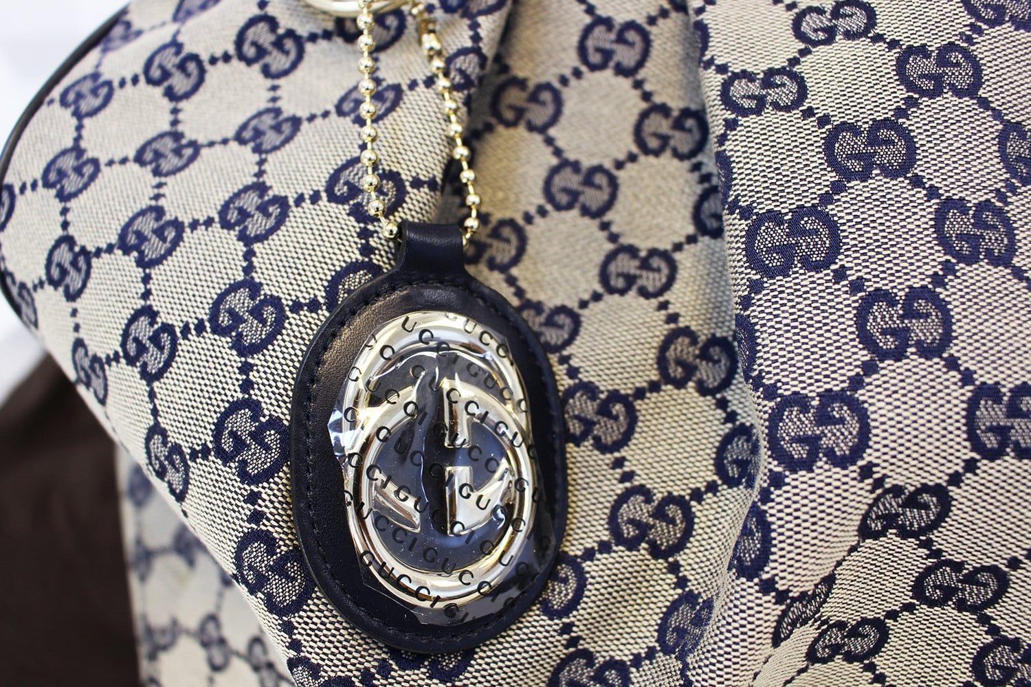 Gucci Vintage Pleated Clutch in GG Canvas | MTYCI