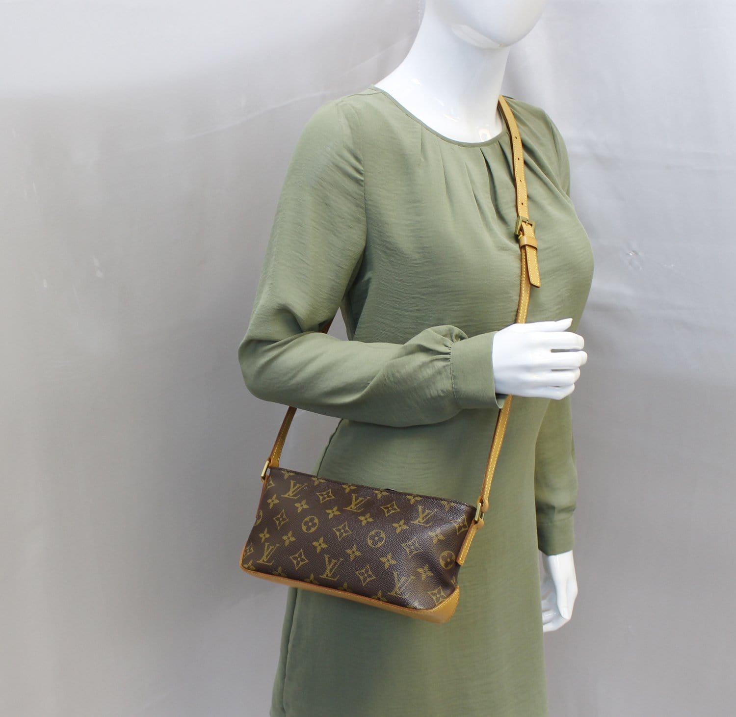 Louis Vuitton Trotteur Handbag Monogram Canvas Brown 13542258