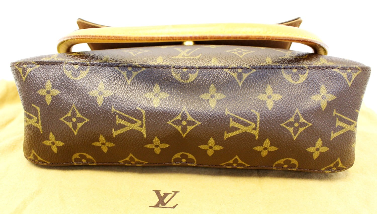 Louis Vuitton Classic Monogram Canvas Looping PM Bag. Very Good, Lot  #58292