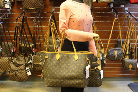LOUIS VUITTON Monogram Canvas Neverfull GM Tote Bag
