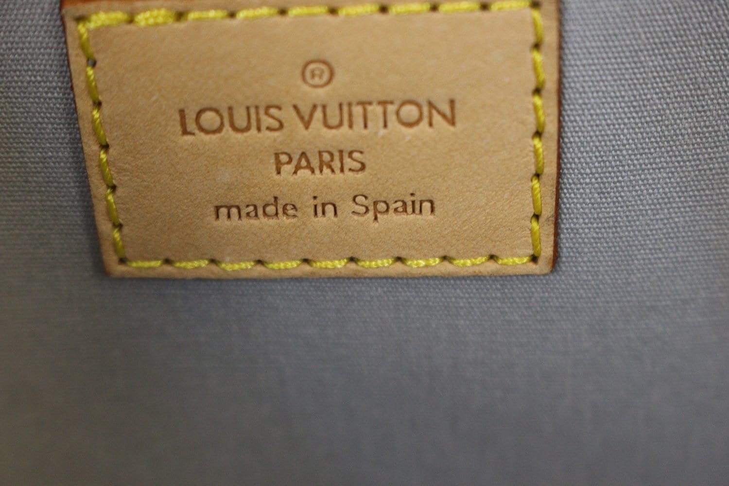 Louis Vuitton Beige Vernis Roxbury 2 Way Clutch – Southern Daisies Boutique