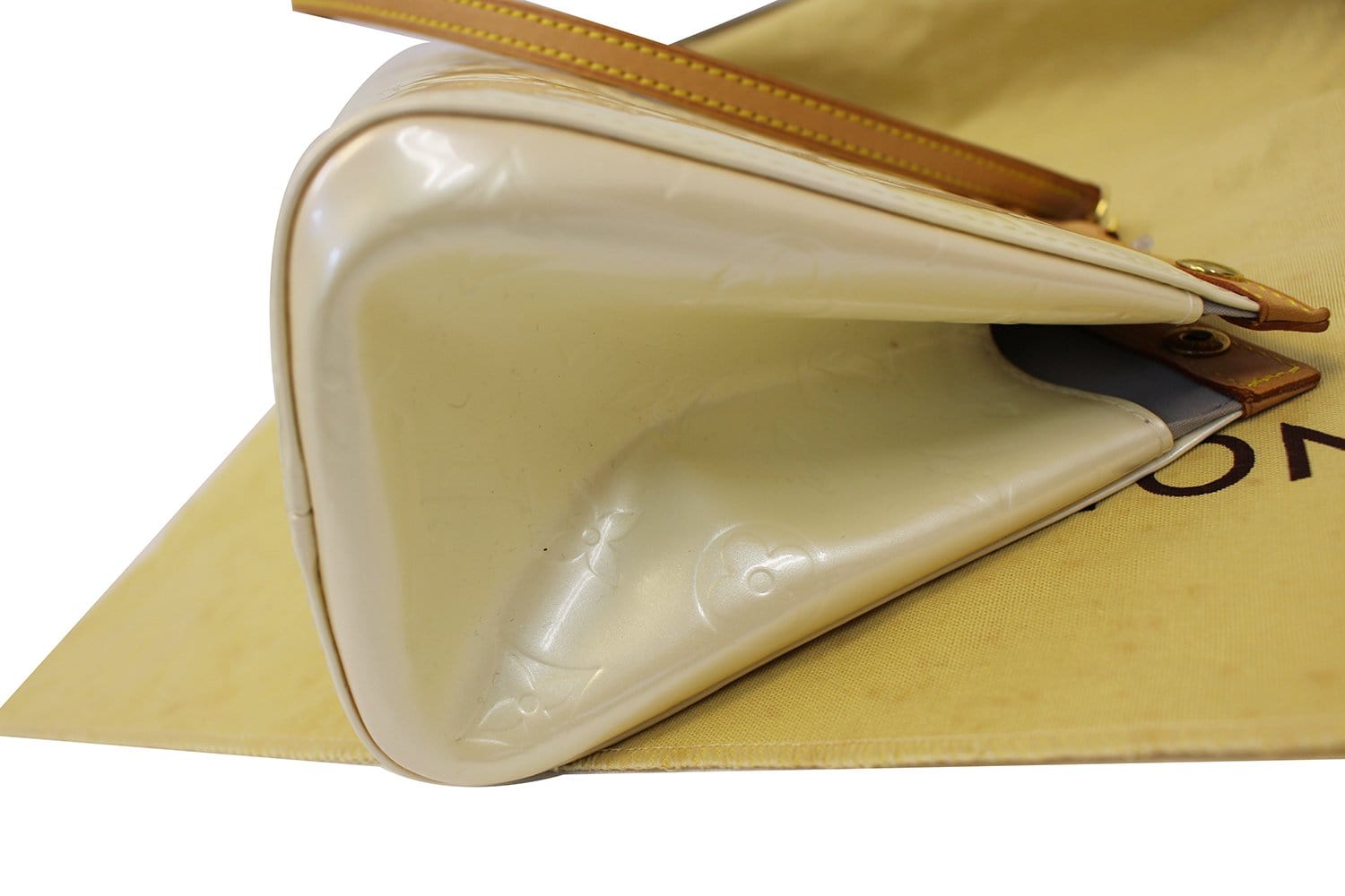 Roxbury leather handbag Louis Vuitton White in Leather - 21112840