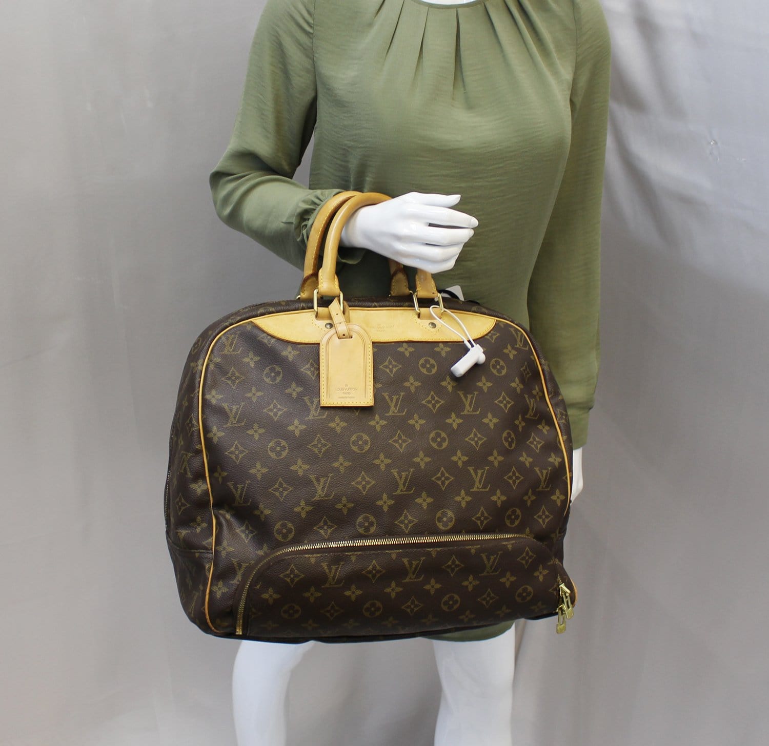 louis vuitton carry on bag price
