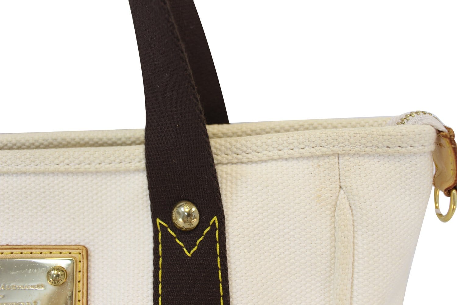 The Classy Issue  Louis vuitton, Louis vuitton handbags, Vuitton