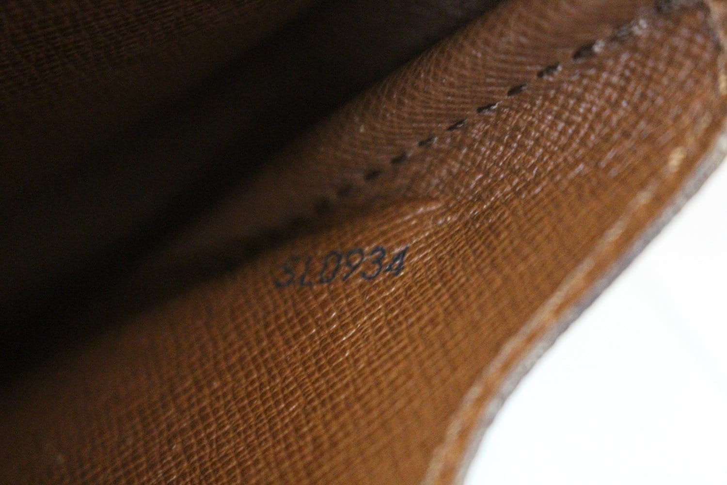 Louis Vuitton Brown Monogram Cartouchiere MM Leather Cloth ref.232485 -  Joli Closet