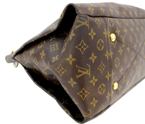 Louis Vuitton Artsy MM Monogram Tote Handbag - bottom view