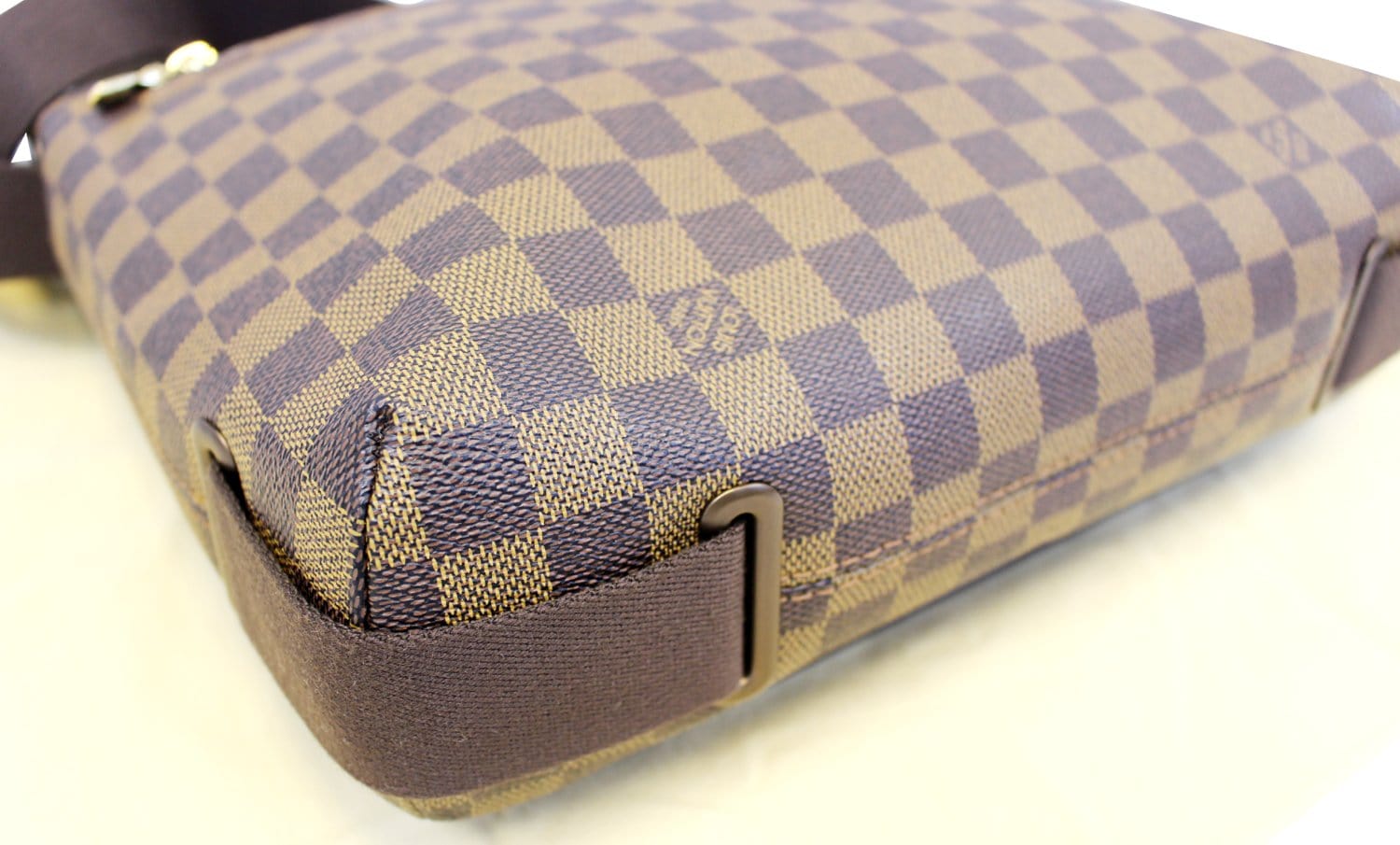 Louis Vuitton Brooklyn MM Damier Ebene Messenger Bag Discontinued