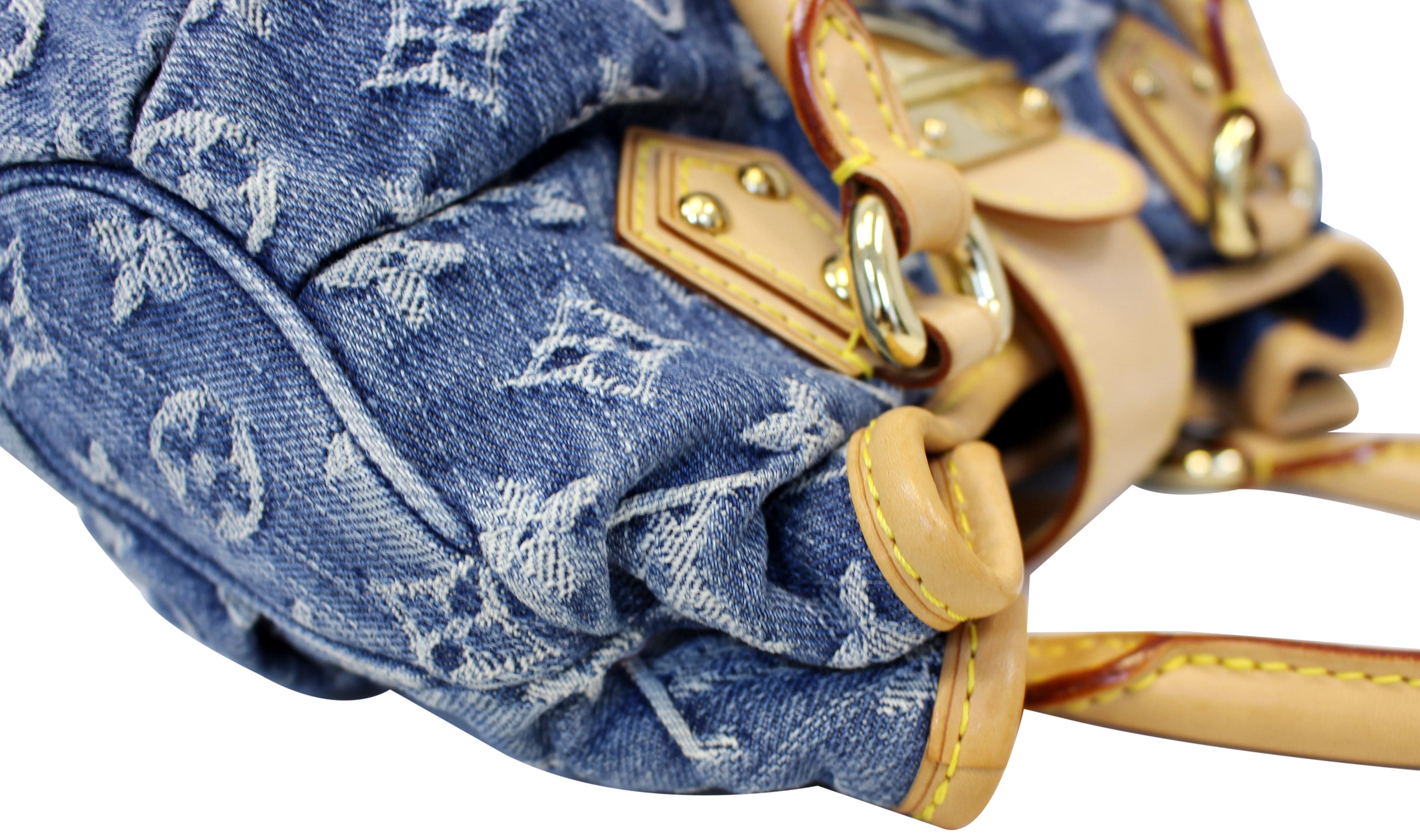 Pleaty handbag Louis Vuitton Blue in Denim - 26929832