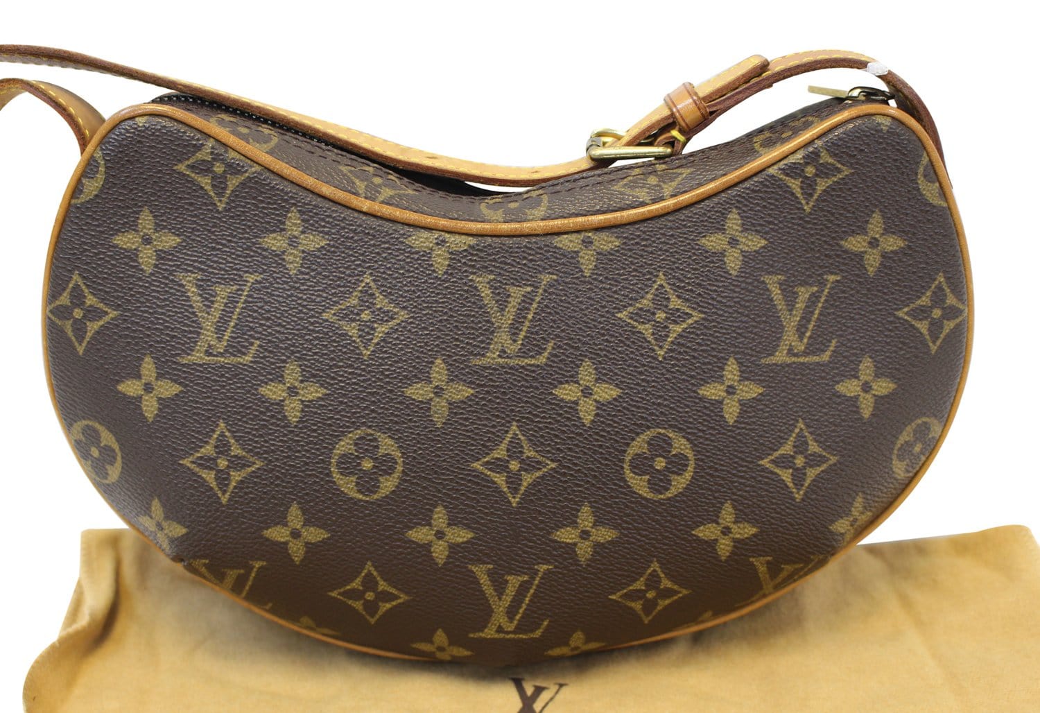 For Fall try this Louis Vuitton Croissant PM a classic vintage